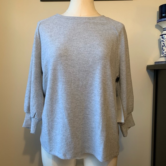 Tresics Luxe 3/4-Sleeve Peep-Hole Tie Top - Picture 7 of 7